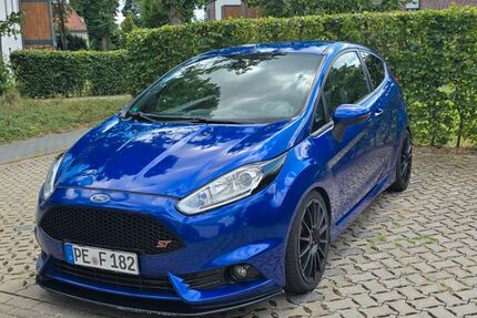 Ford Fiesta 183.000 km 6.900 &euro; Peine 31224