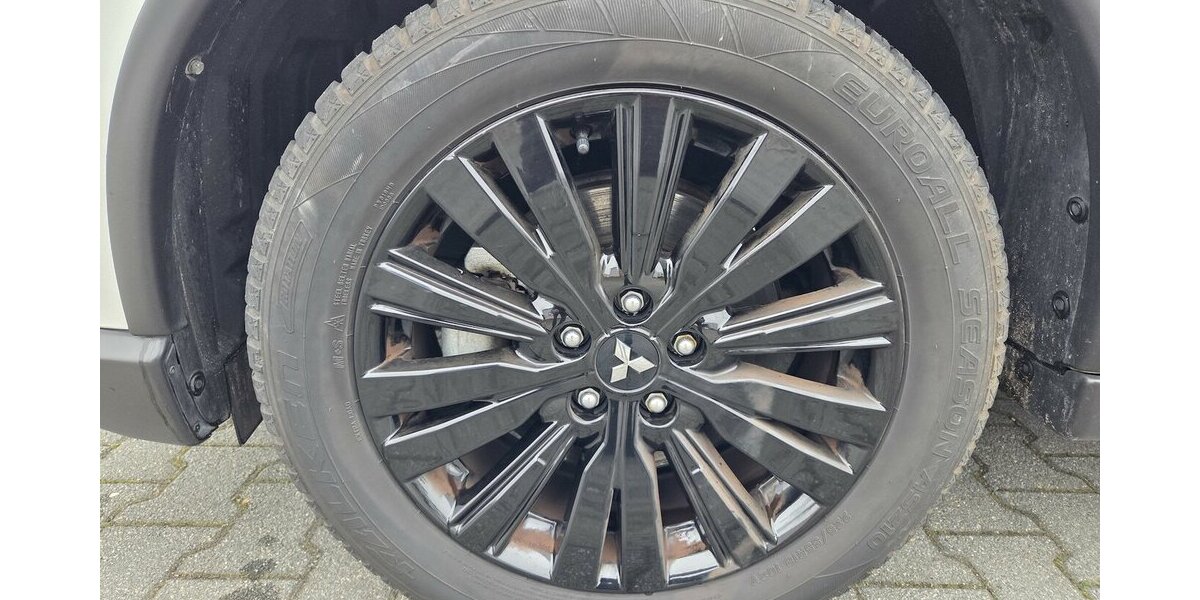 Mitsubishi Outlander Spirit 2WD 66.531 km 16.400 &euro; Wilsdruff 01723