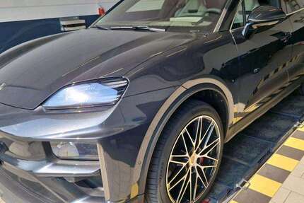 Porsche Macan 67.546 km 89.990 &euro; Hamburg 22047