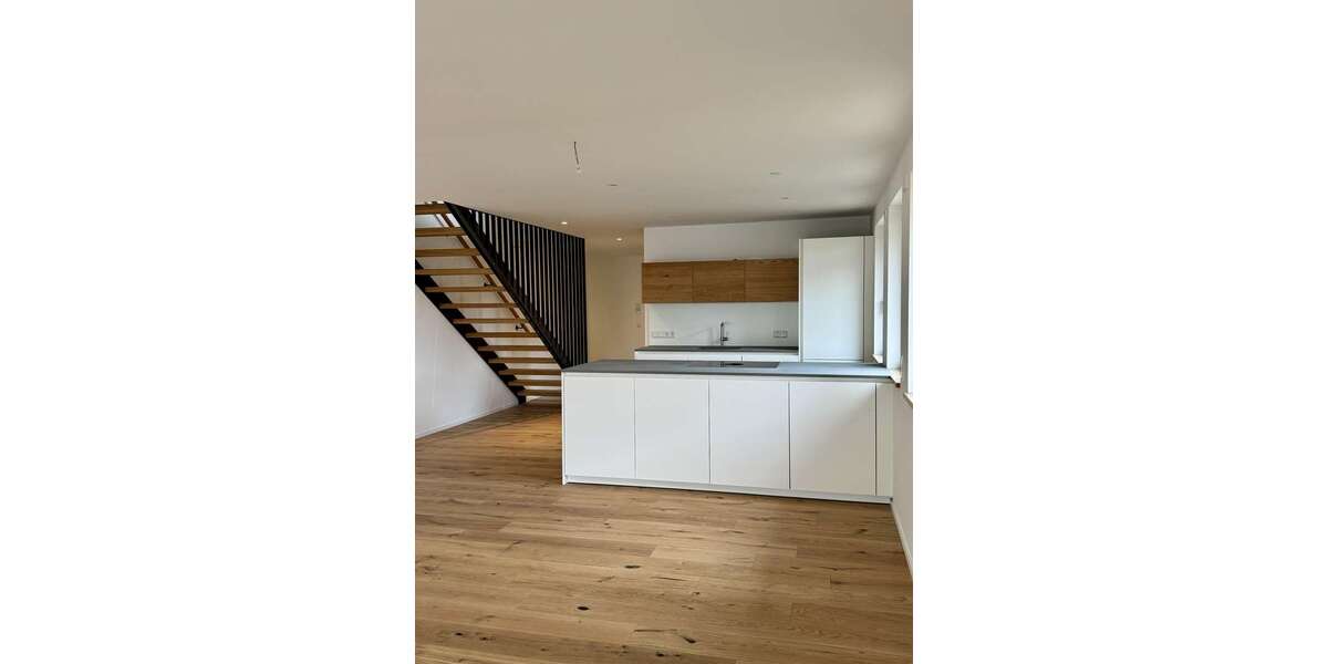 Wohnung zum Mieten in Rosenheim 2.095 € 134.3 m² 5 zimmer