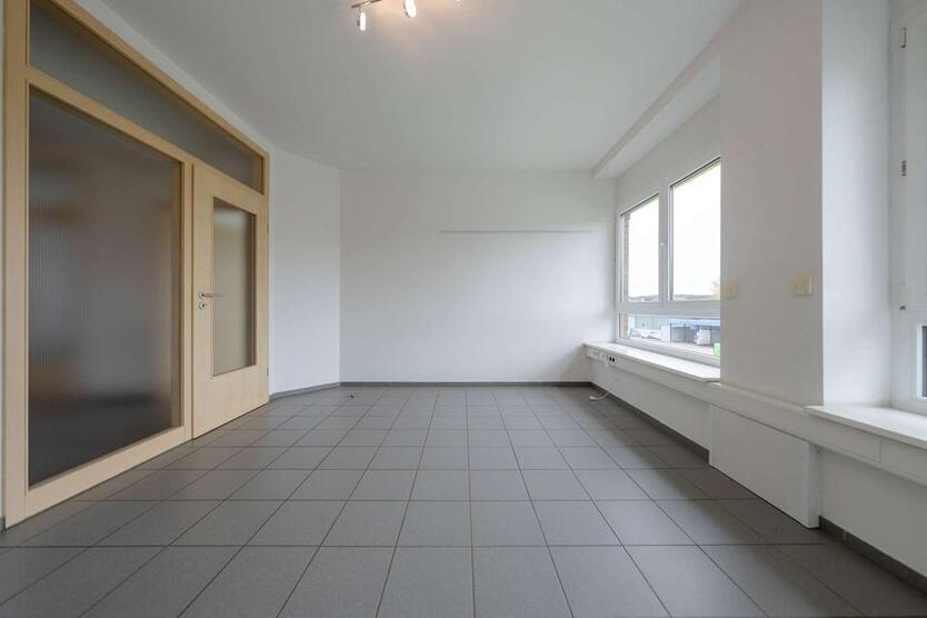 Moderne ca. 140 m² große Bürofläche in verkehrsgünstiger Lage von Südkirchen zimmer