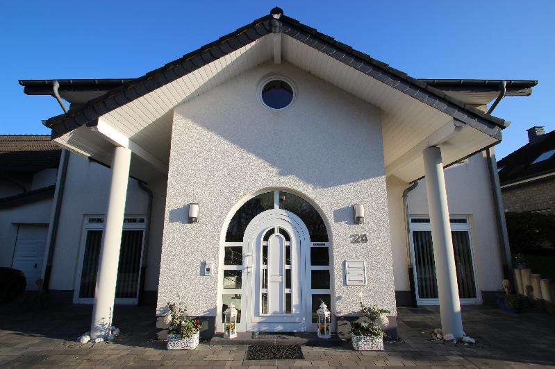 Haus zum Kaufen in Asbach 550.000 € 243 m²