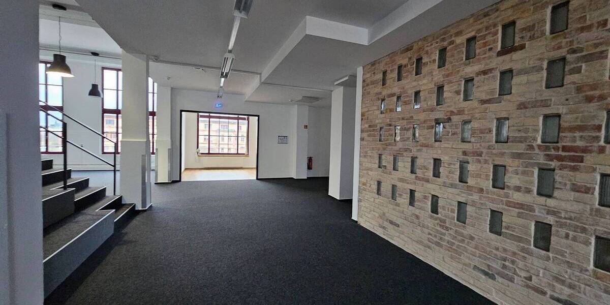 Gewerbeobjekt Halle Lutherplatz - 7 Zimmer, 908 m&sup2;, 9.536&euro; | Angebot:26029558