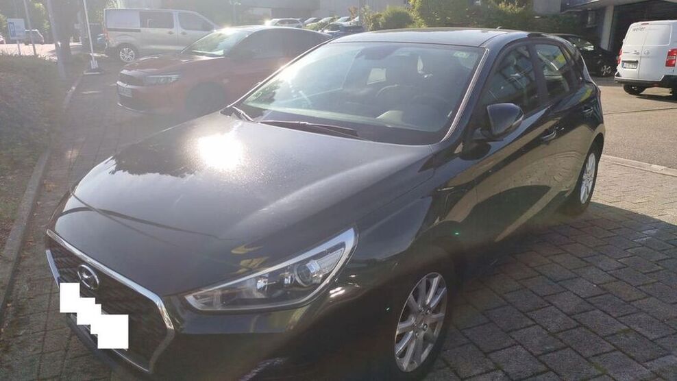 i30