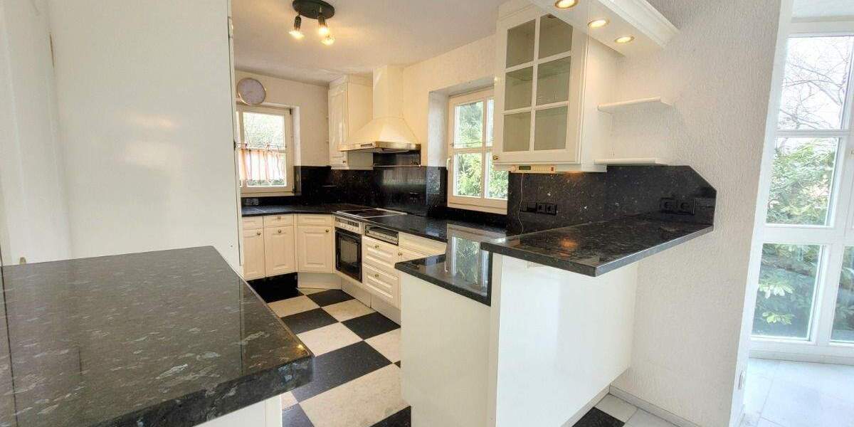 Einfamilienhaus Schopfheim - 8 Zimmer, 272 m&sup2;, 675.000&euro; | Angebot:25876998