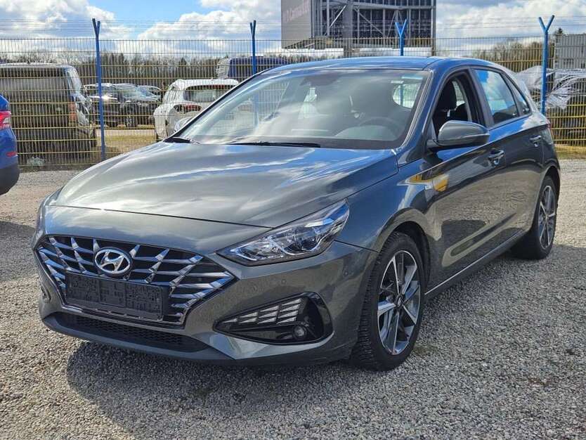 Hyundai i30 87.000 km 12.790 € Gernsheim 64579