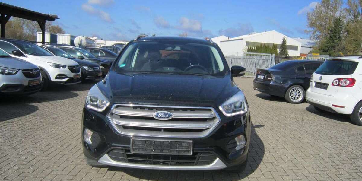 Ford Kuga 99.140 km 8.499 &euro; Korbach 34497