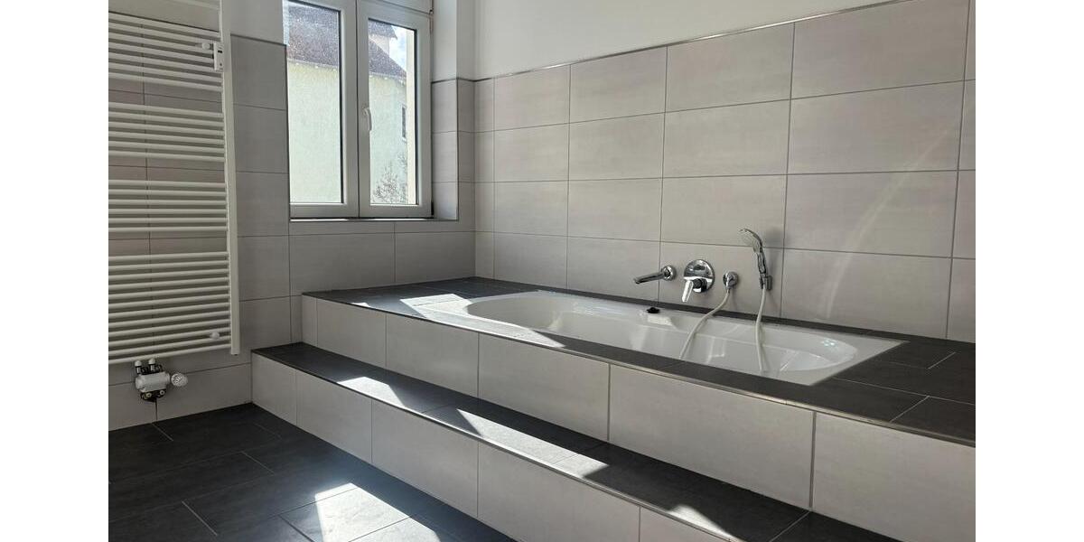 Etagenwohnung Dessau-Roßlau Brambach - 3 Zimmer, 118 m&sup2;, 699&euro; | Angebot:25854367