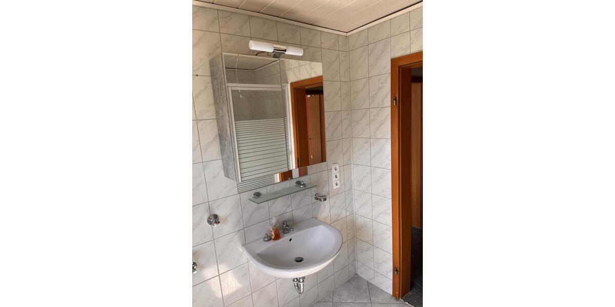 Dachgeschoßwohnung Edemissen - 4 Zimmer, 120 m&sup2;, 890&euro; | Angebot:26401437