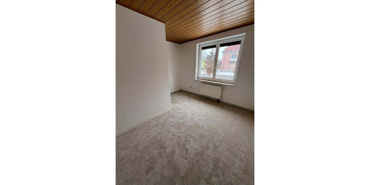 Erdgeschoßwohnung Hohenmölsen - 3 Zimmer, 68 m&sup2;, 690&euro; | Angebot:24828094