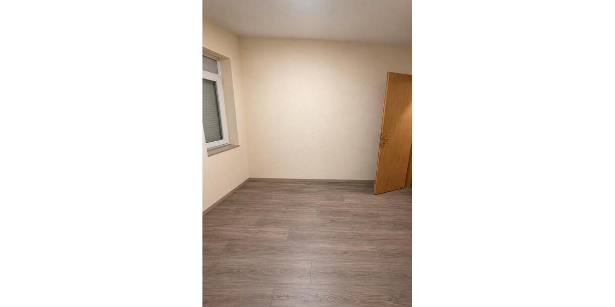 Etagenwohnung Ludwigshafen am Rhein - 5 Zimmer, 122 m&sup2;, 300.000&euro; | Angebot:27413679