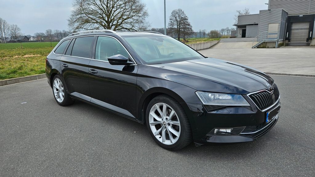 Skoda Superb 155.000 km 14.500 &euro; Lage 32791