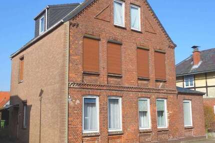 Haus Brunsbüttel - 8 Zimmer, 177 m&sup2;, 155.000&euro; | Angebot:26080308