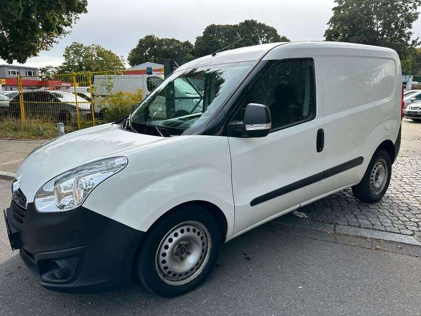 Opel Combo 156.000 km 4.980 € Berlin 12109