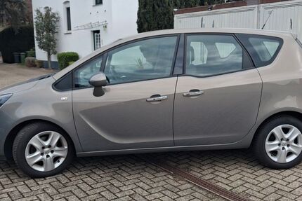 Opel Meriva 80.000 km 5.600 &euro; Düren 52353