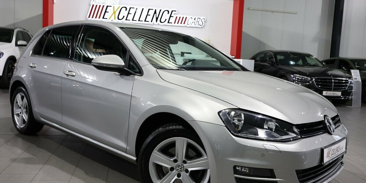 VW Golf VII 1.6 TDI Comfortline COMPOSITION-COLOUR 143.000 km 11.444 &euro; Hamm 59077