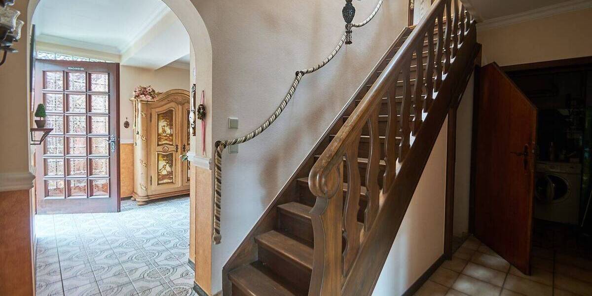 Mehrfamilienhaus, Wohnhaus Bornheim - 7 Zimmer, 182 m&sup2;, 550.000&euro; | Angebot:26361524