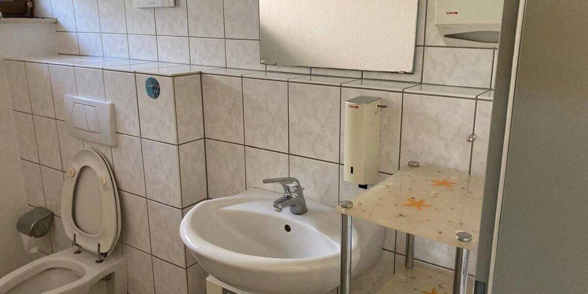 Etagenwohnung Kröv - 9 Zimmer, 214 m&sup2;, 1.190&euro; | Angebot:26858188