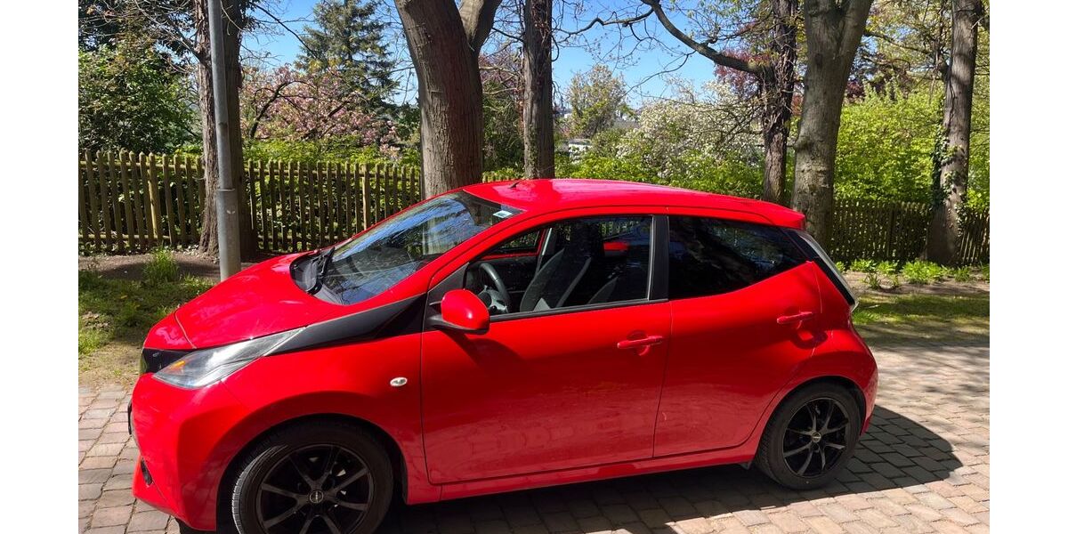 Toyota Aygo (X) 90.400 km 7.100 &euro; Hagen 58089