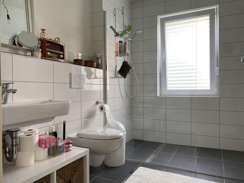 Ab sofort: Moderner Bungalow mit Innenhof direkt am Schlosspark