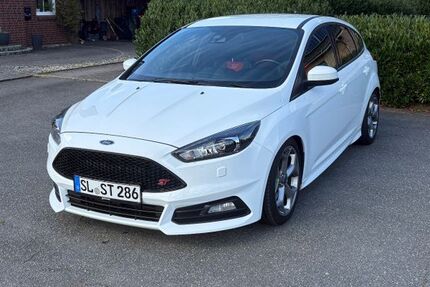 Ford Focus 109.000 km 15.490 &euro; Handewitt 24983