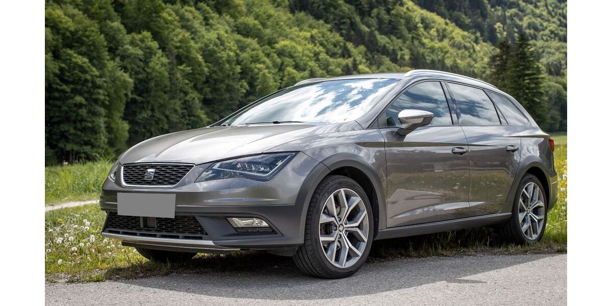 Seat Leon 155.284 km 9.900 &euro; Unterwössen 83246