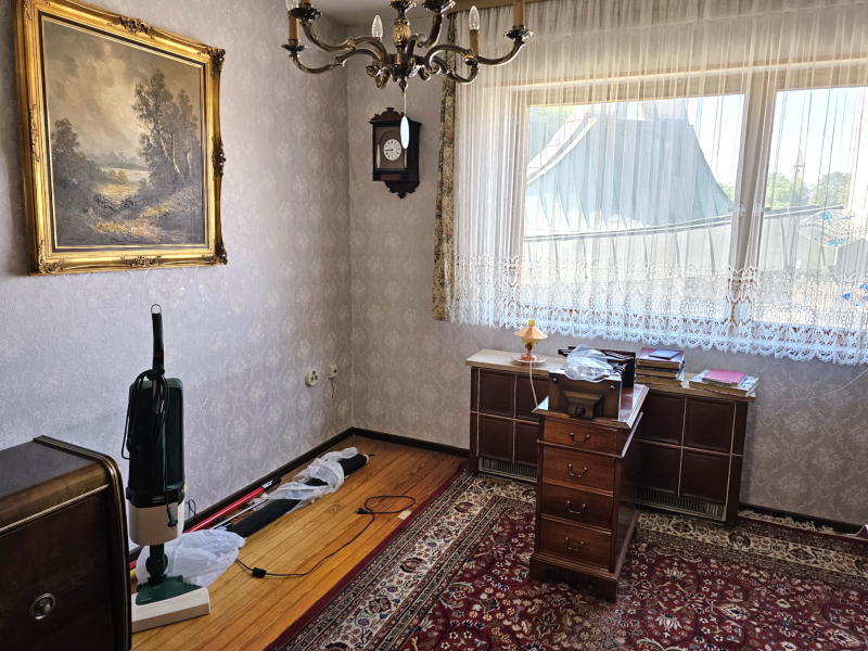 ObjNr:19202 - Solides Zweifamilien-Reihenmittelhaus sucht Handwerker 6 zimmer