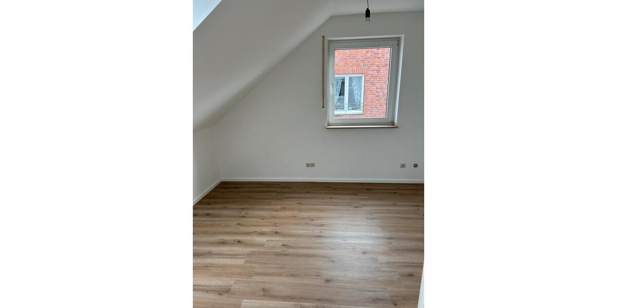 Dachgeschoßwohnung Beckum - 3 Zimmer, 83 m&sup2;, 830&euro; | Angebot:26316650