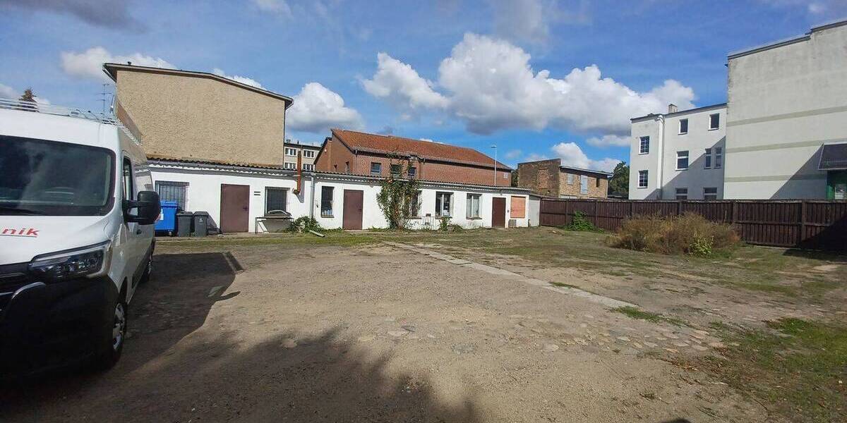 Einfamilienhaus Wriezen - 1 Zimmer, 338 m&sup2;, 150.000&euro; | Angebot:25704501