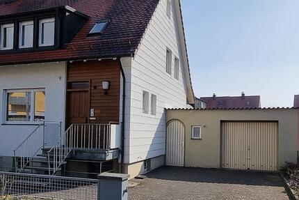Doppelhaushälfte mit Garten & Garage zimmer