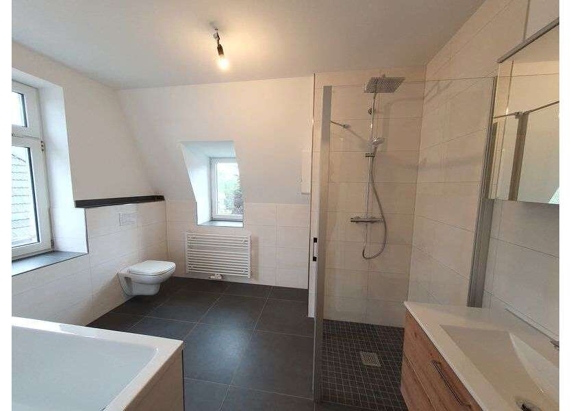 Wohnung zum Mieten in Hohenstein-Ernstthal 750 € 110 m²