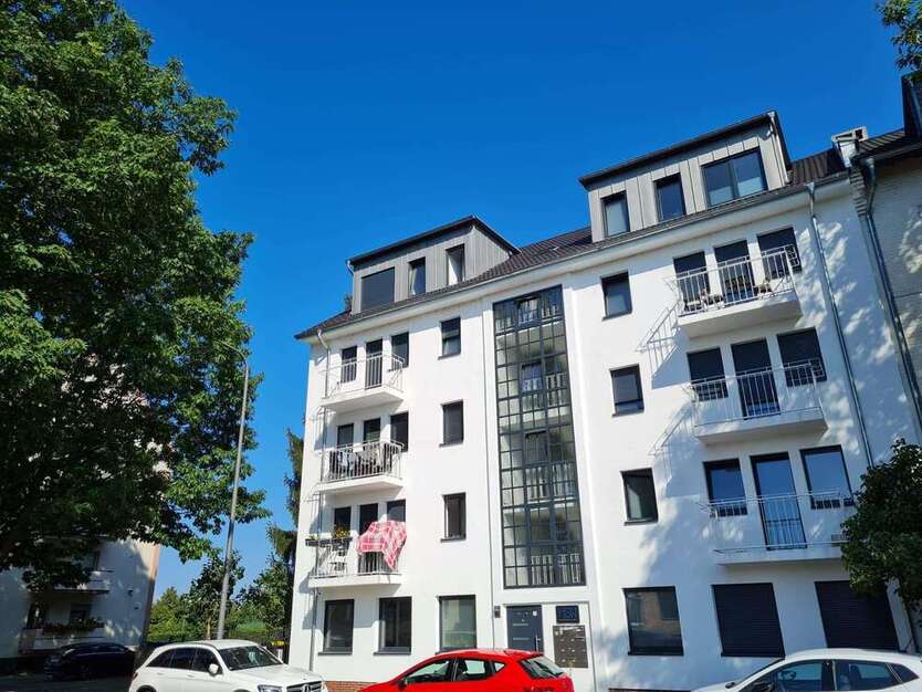 Haus zum Kaufen in Frankfurt am Main 2.900.000 € 700 m²