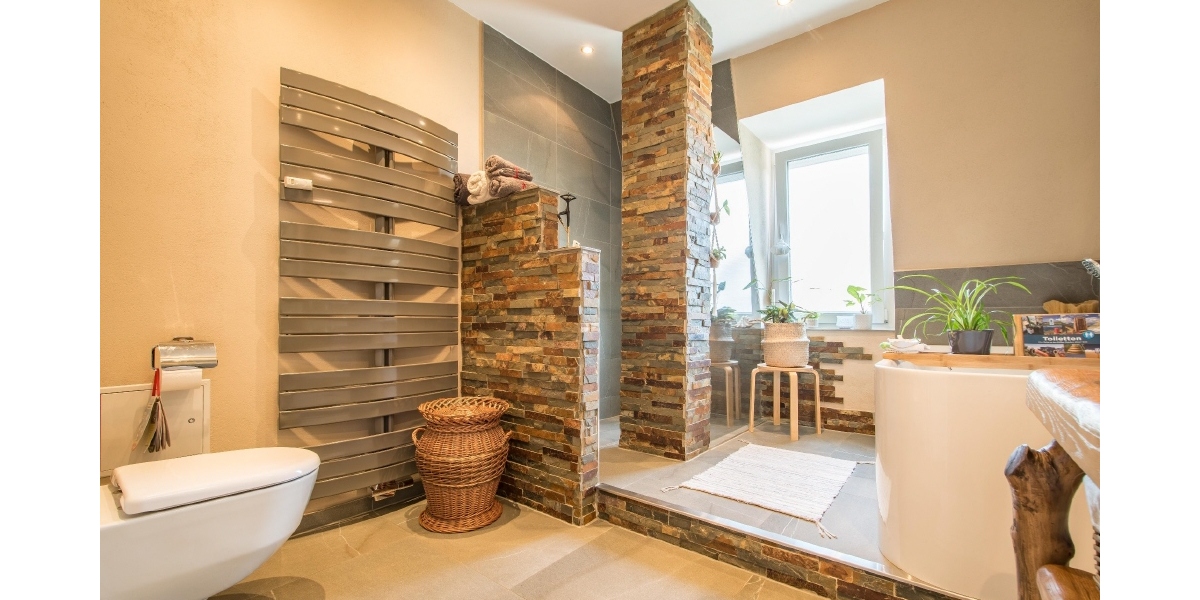 DACHTERRASSE – WANNEN-DUSCHBAD MIT FENSTER – GÄSTE-WC – EINBAUKÜCHE – MAISONETTE - Dachgeschoßwohnung Dresden Löbtau | Angebot:26548190