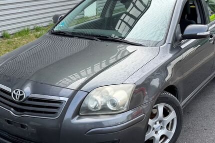 Toyota Avensis 305.000 km 1.999 &euro; Frankfurt am Main 65933