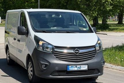 Opel Vivaro 149.043 km 12.490 &euro; Bad Aibling 83043