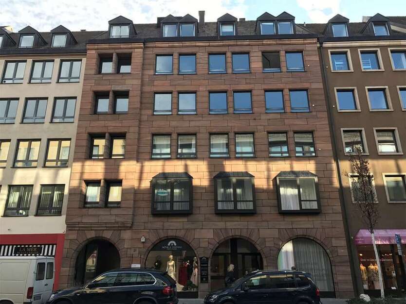 Einzelhandel in Nürnberg 1.915 € 153 m²