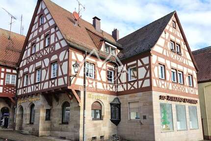Büro in Lauf 1.080 € 110 m²