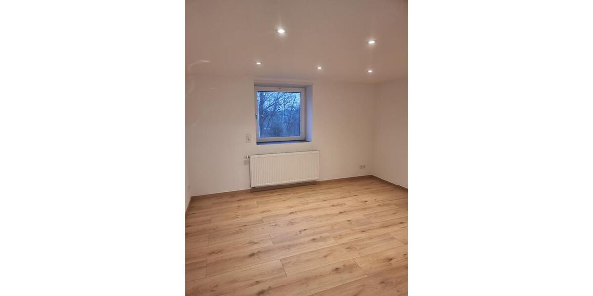 Einfamilienhaus Halver - 6.5 Zimmer, 160 m&sup2;, 1.800&euro; | Angebot:25449514