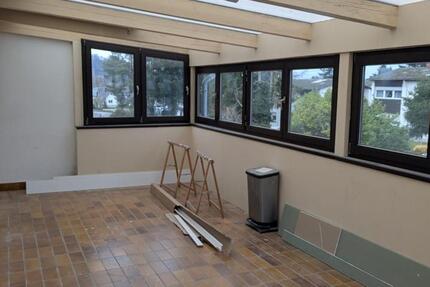 Schöne neu renovierte Etagenwohnung 4 zimmer