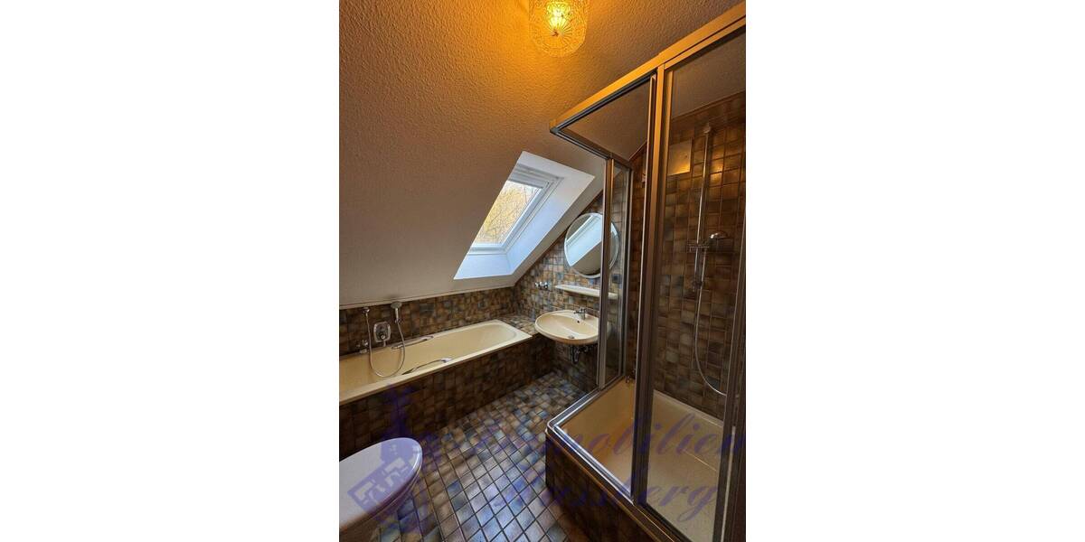 Einfamilienhaus Lage Hörste - 8 Zimmer, 250 m&sup2;, 1.600&euro; | Angebot:26545492