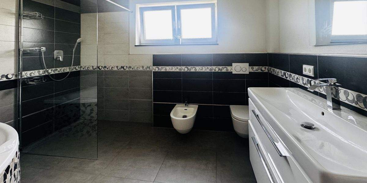 Einfamilienhaus Laupheim - 8 Zimmer, 255 m&sup2;, 1.199.000&euro; | Angebot:23482006