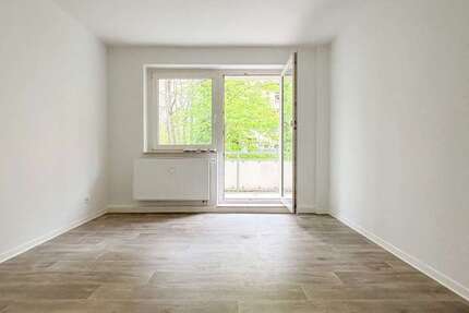 Wohnung zum Mieten in Plauen 285 € 64.73 m²