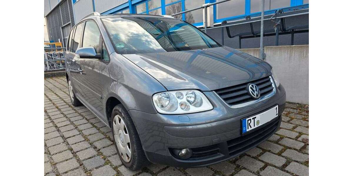 VW Touran 208.000 km 3.660 &euro; Holzgerlingen 71088