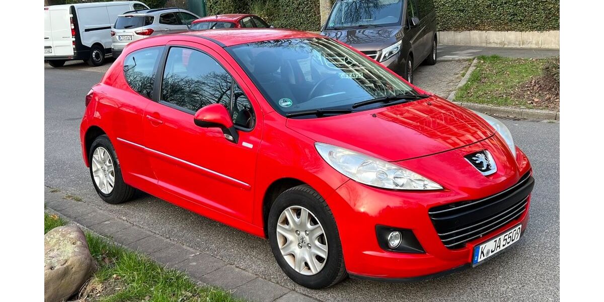 Peugeot 207 124.000 km 2.500 &euro; Köln 50858