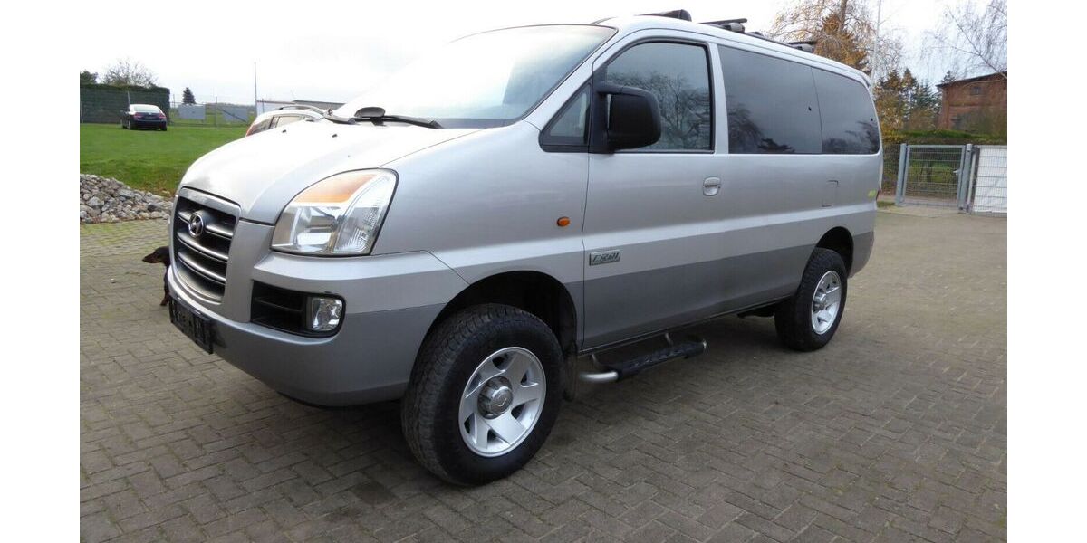 Hyundai H-1 Starex 253.000 km 13.999 &euro; Neddemin 17039