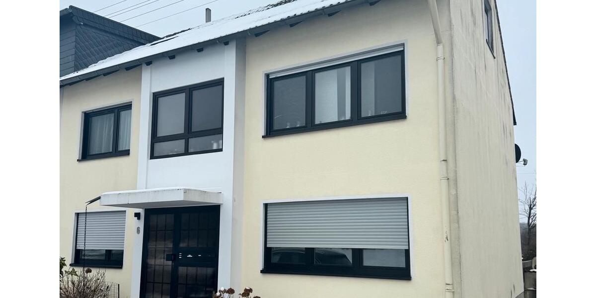 Doppelhaushälfte Saarbrücken Bischmisheim - 8 Zimmer, 220 m&sup2;, 360.000&euro; | Angebot:27023553