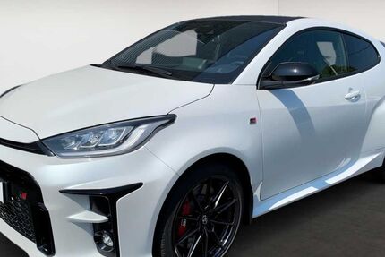 Toyota Yaris 8.200 km 37.990 &euro; Petersberg 36100