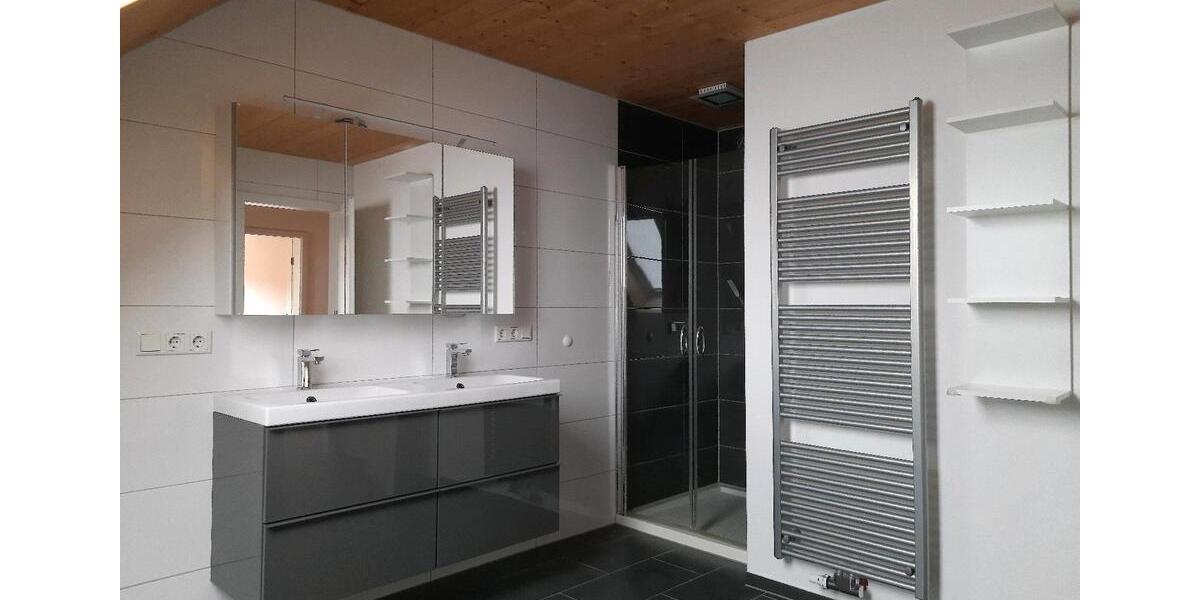 Dachgeschoßwohnung Bad Königshofen im Grabfeld - 6 Zimmer, 124 m&sup2;, 900&euro; | Angebot:26199518