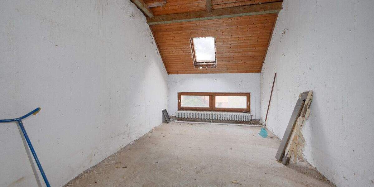 Einfamilienhaus Königsbach-Stein Königsbach - 7 Zimmer, 193 m&sup2;, 298.000&euro; | Angebot:24860353