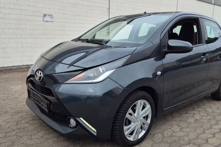 Toyota Aygo (X) 154.000 km 4.499 &euro; Kelkheim ( Taunus ) 65779